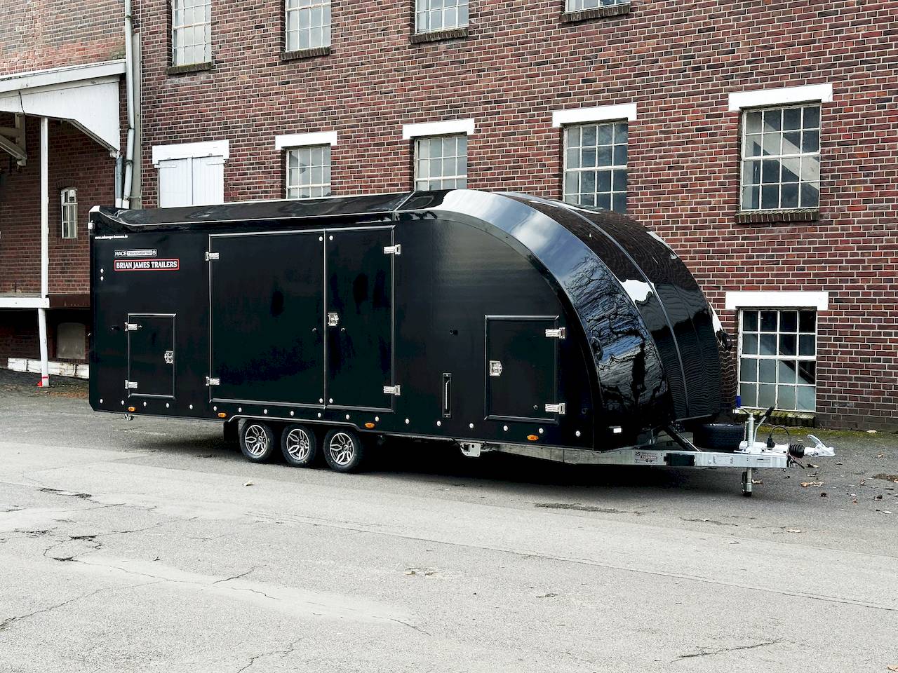 GESCHLOSSENER AUTOTRANSPORTER TRAILER - XXL - MIETEN
