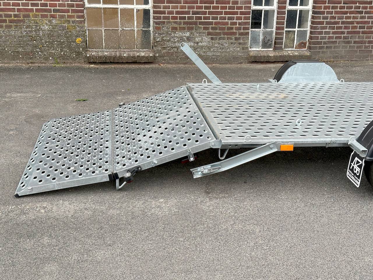VEZEKO MOTOVAN C18