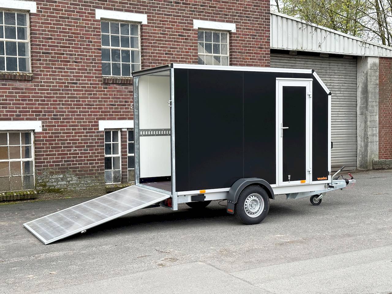 VEZEKO TK B 15.30 | BLACK | RAMPE | SEITENTÜR