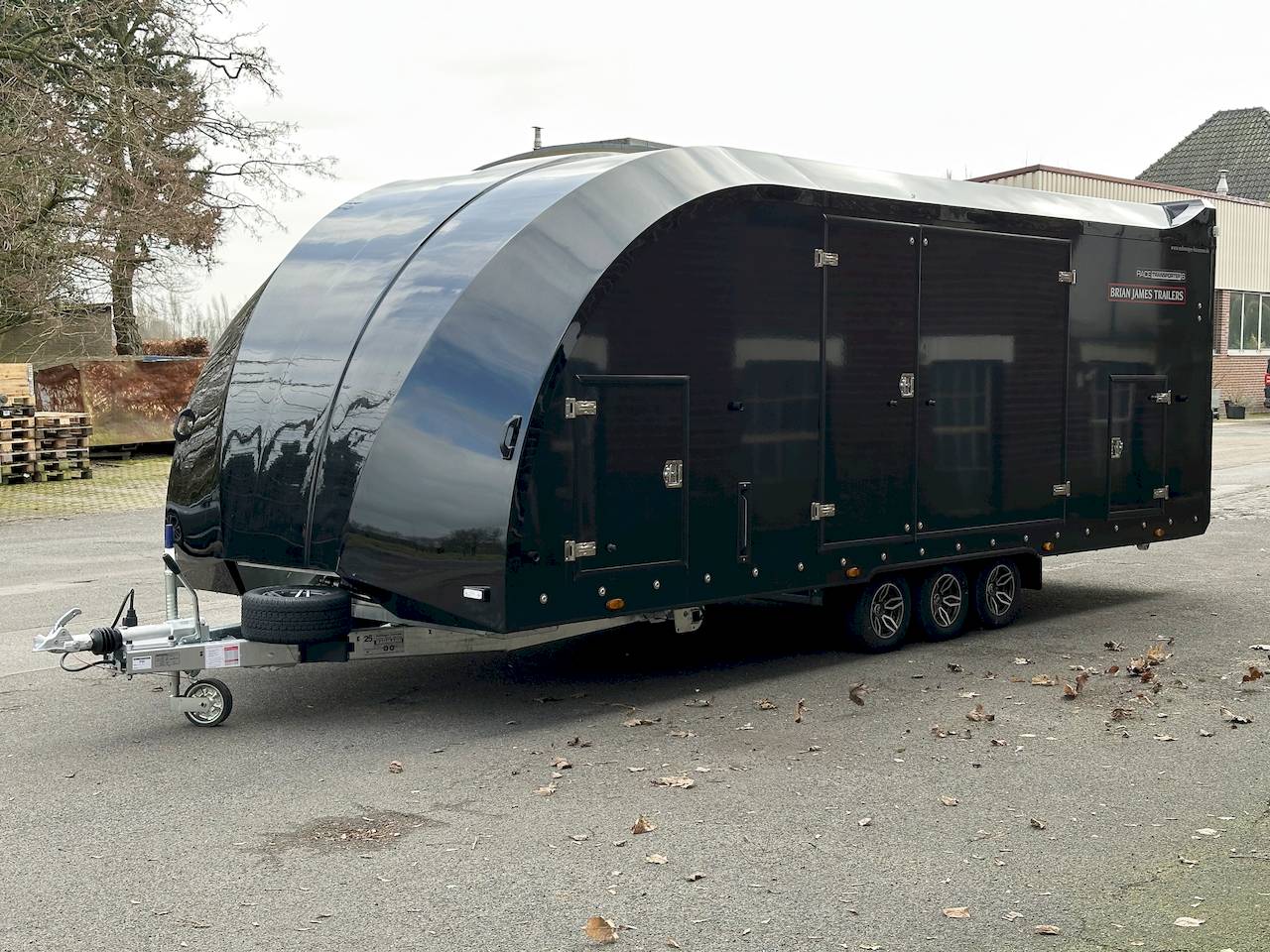 GESCHLOSSENER AUTOTRANSPORTER TRAILER - XXL - MIETEN
