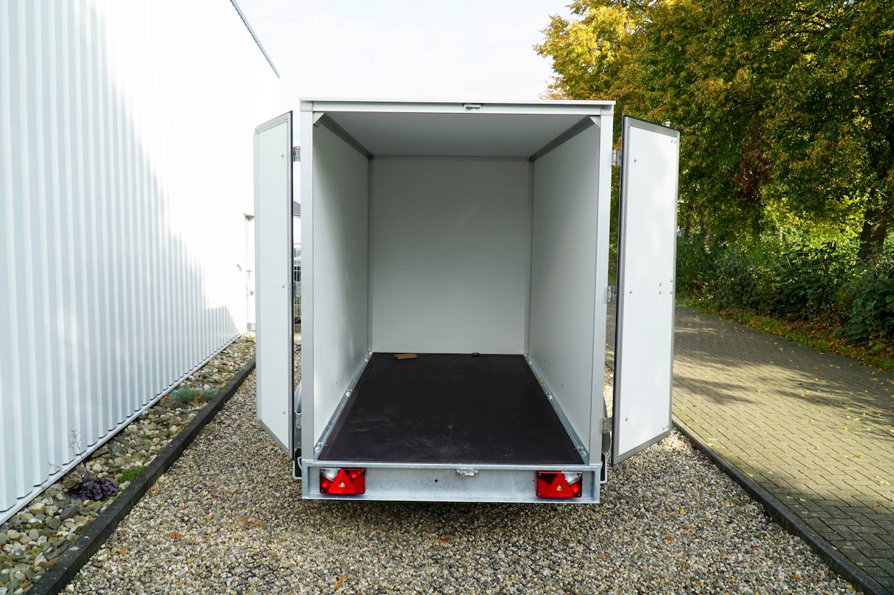 GESCHLOSSENER KOFFERANHÄNGER - M - MIETEN