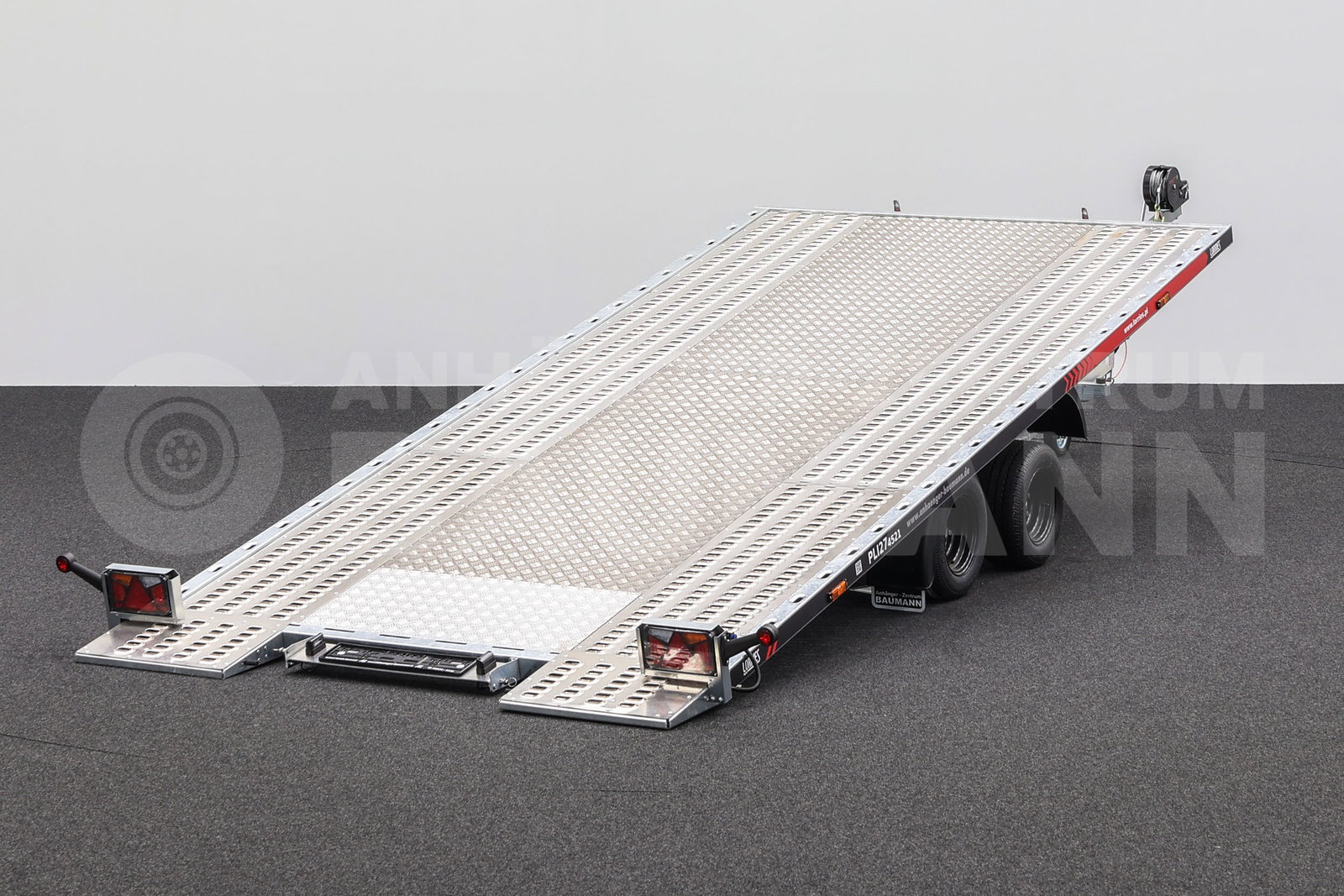 LORRIES PLI27-4521 I ALUBODEN MITTIG