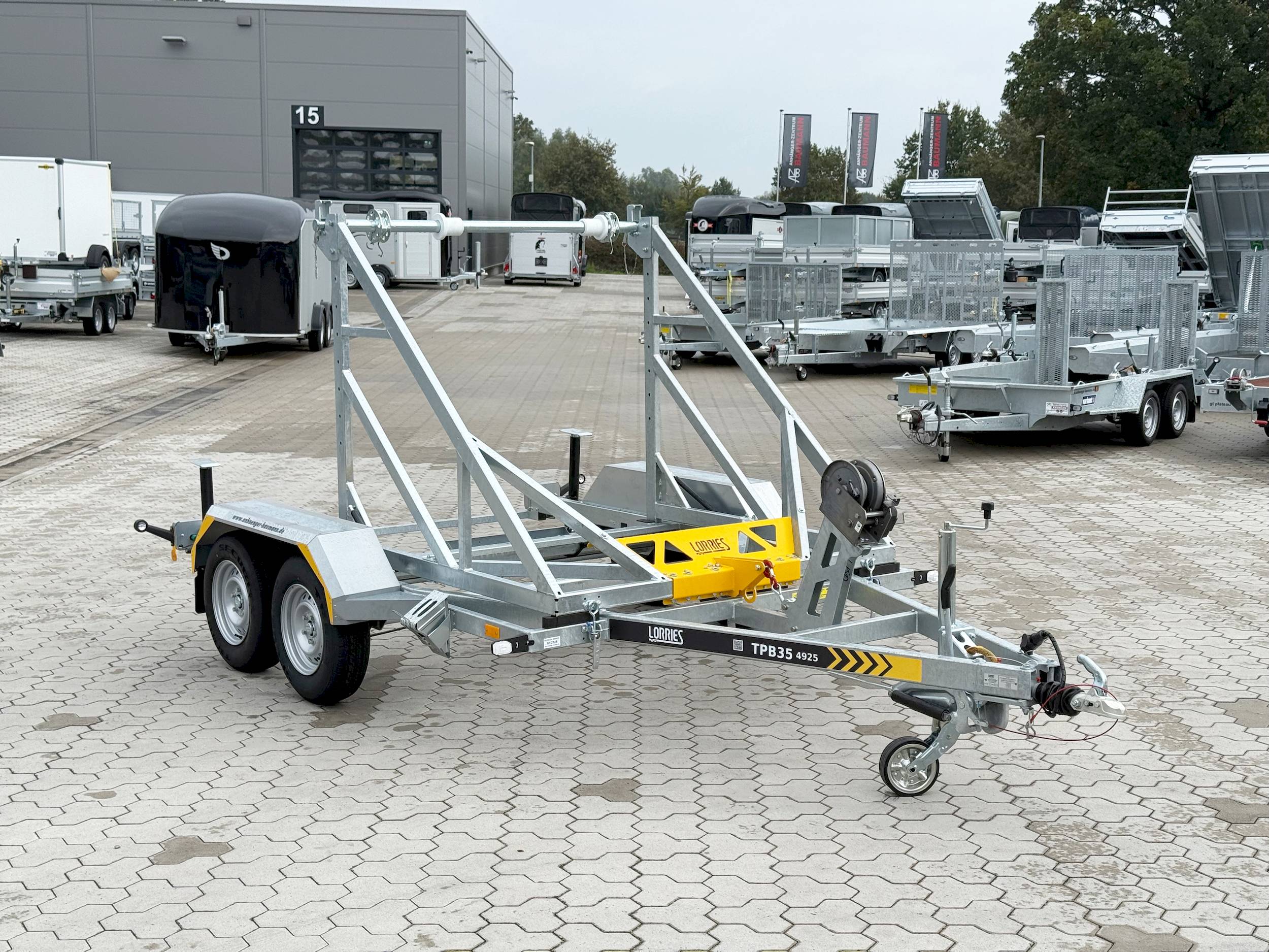 LORRIES TPB35-4925 | HANDSEILWINDE