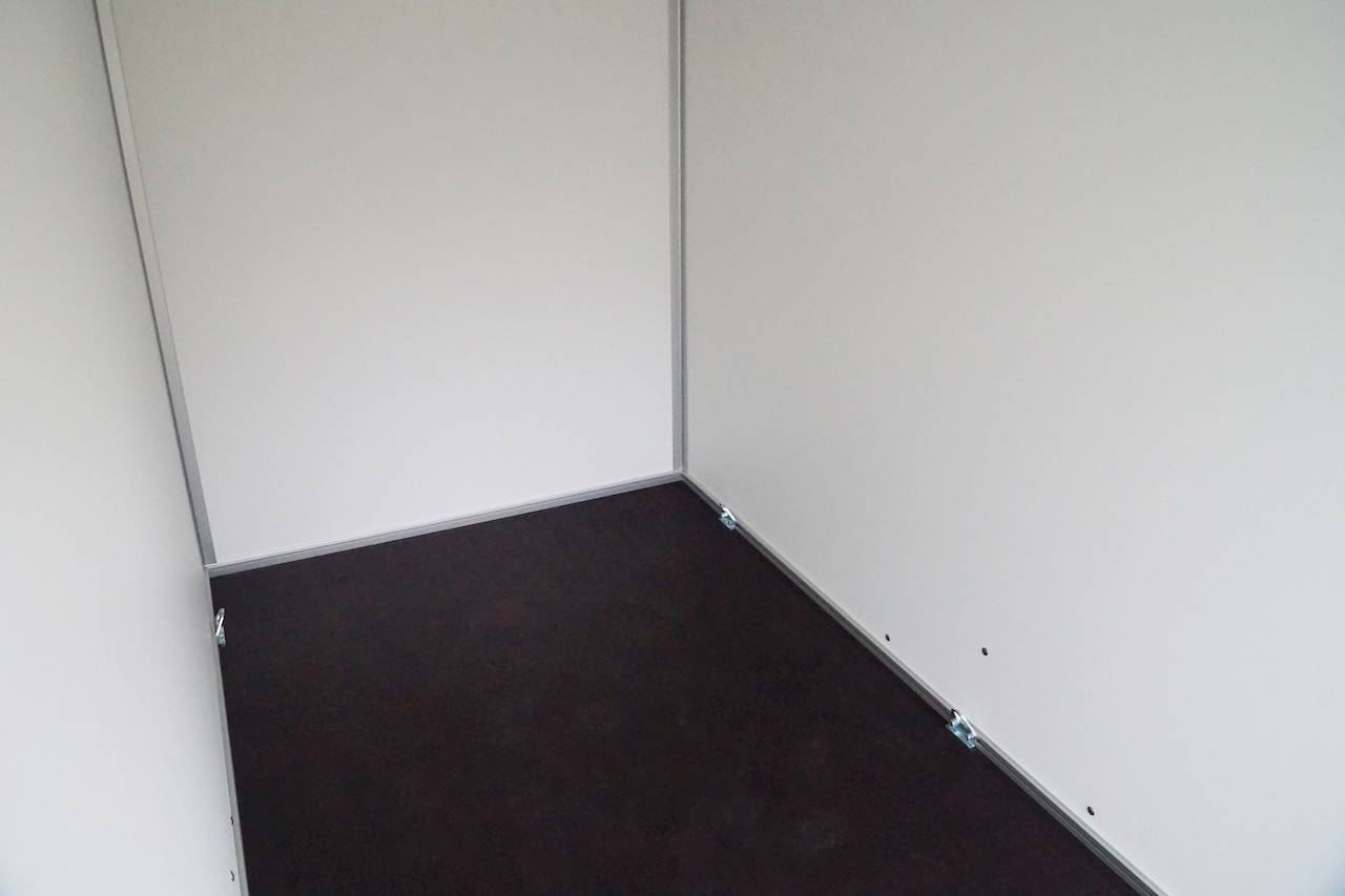 GESCHLOSSENER KOFFERANHÄNGER - XS - MIETEN