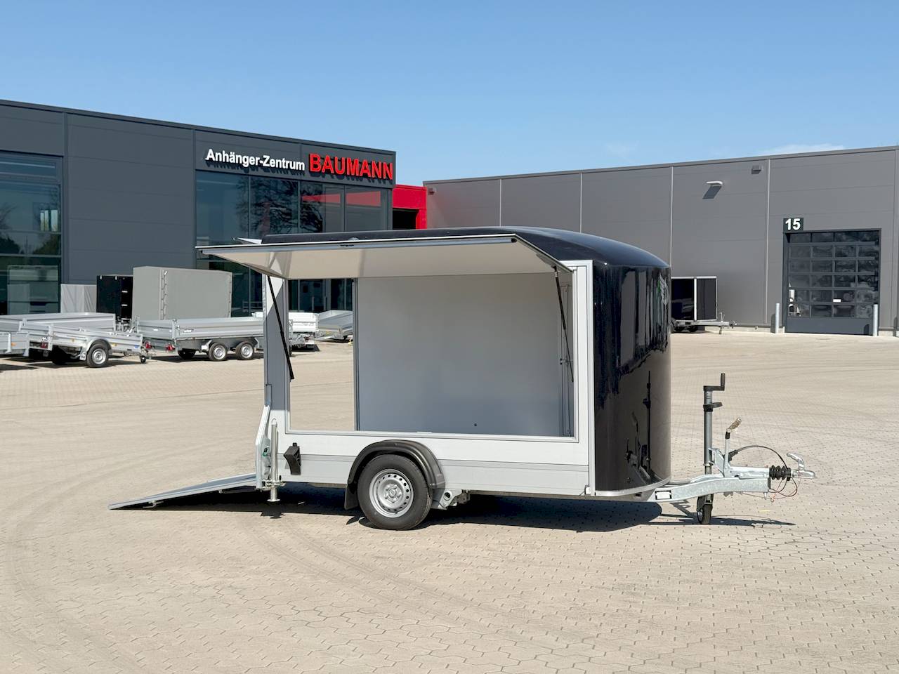 CHEVAL LIBERTE DEBON C300 WABENKERN ROADSTER