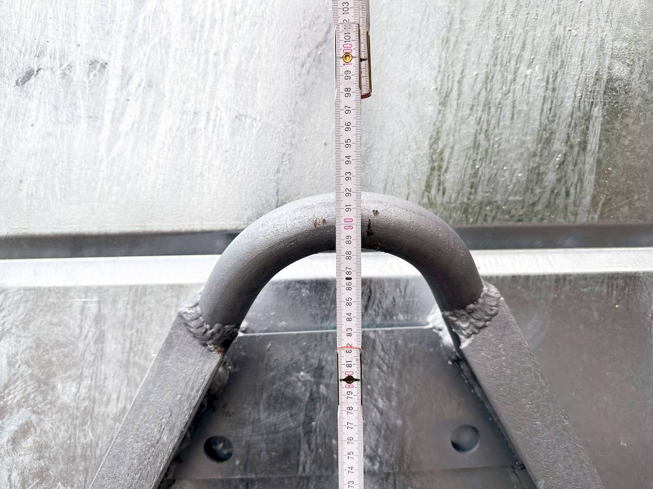 VEZEKO Abrollmulde 105cm Stahlblech feuerverzinkt