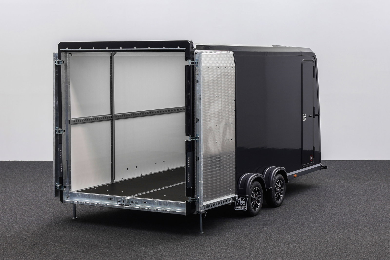 BRIAN JAMES BOX VAN - 600-4519-35-2-12-B