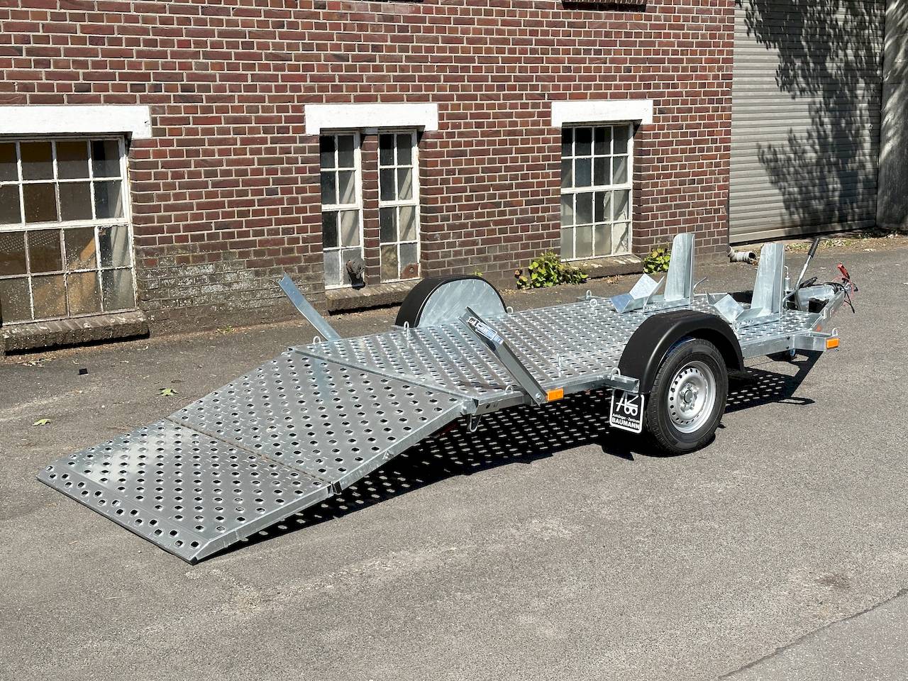 VEZEKO MOTOVAN B13