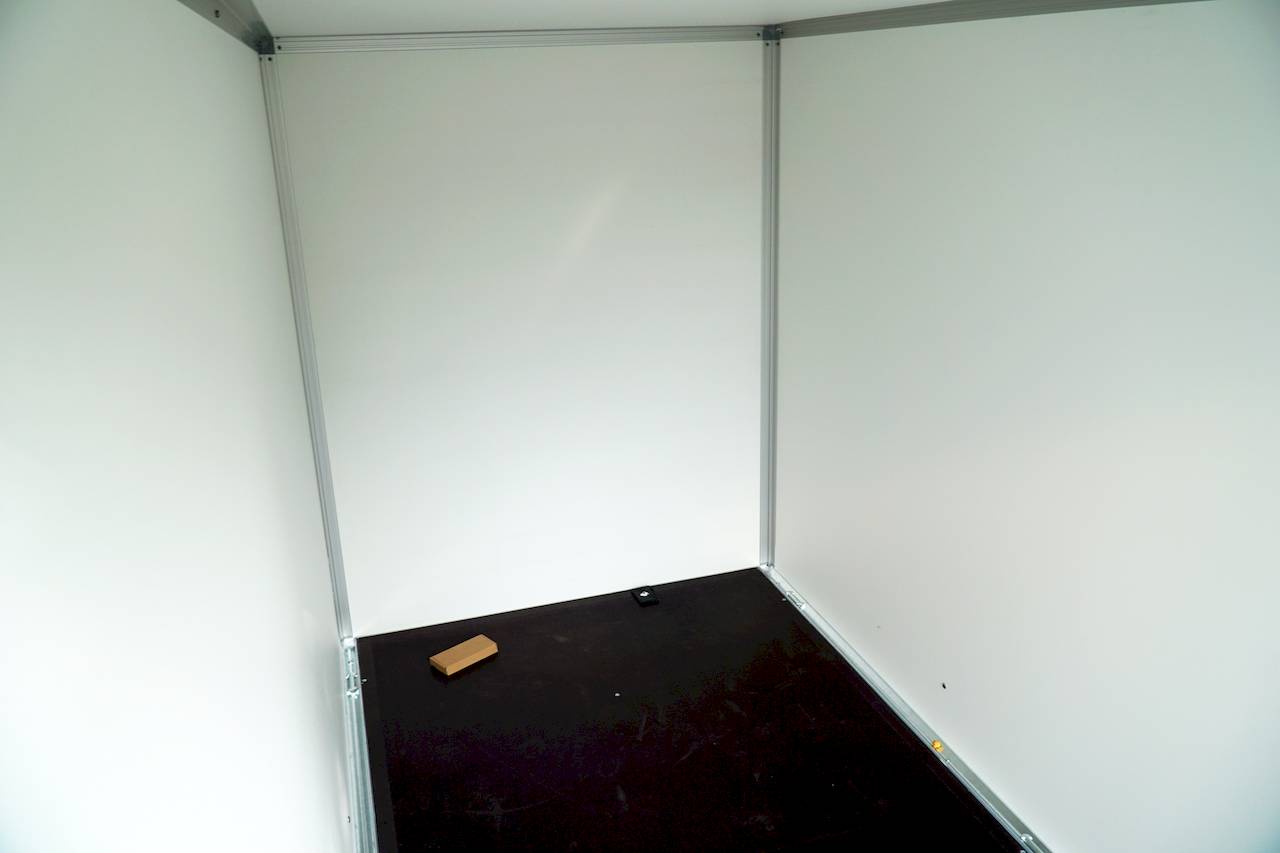 GESCHLOSSENER KOFFERANHÄNGER - M - MIETEN