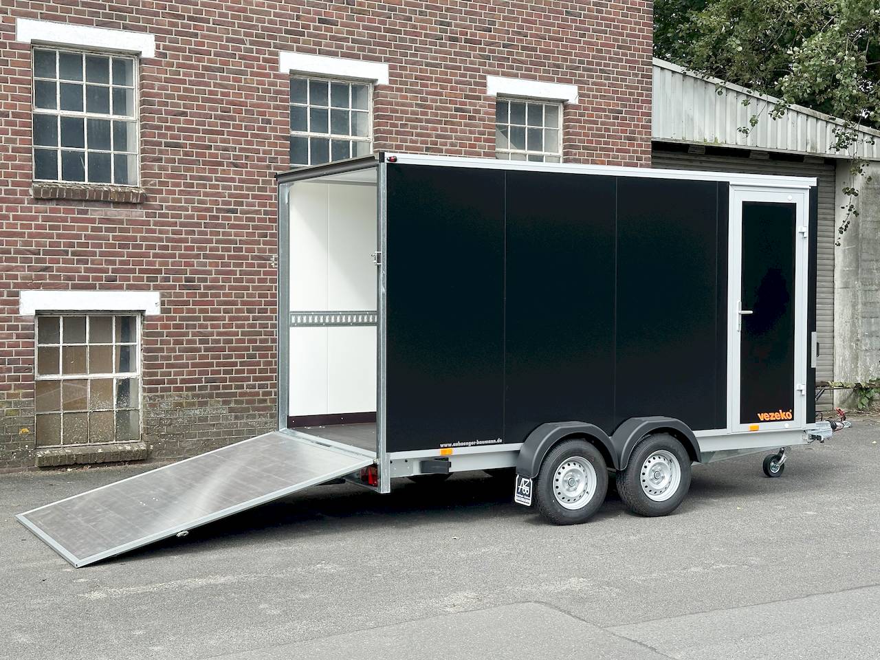 VEZEKO TK C 27.40 | BLACK | RAMPE | SEITENTÜR