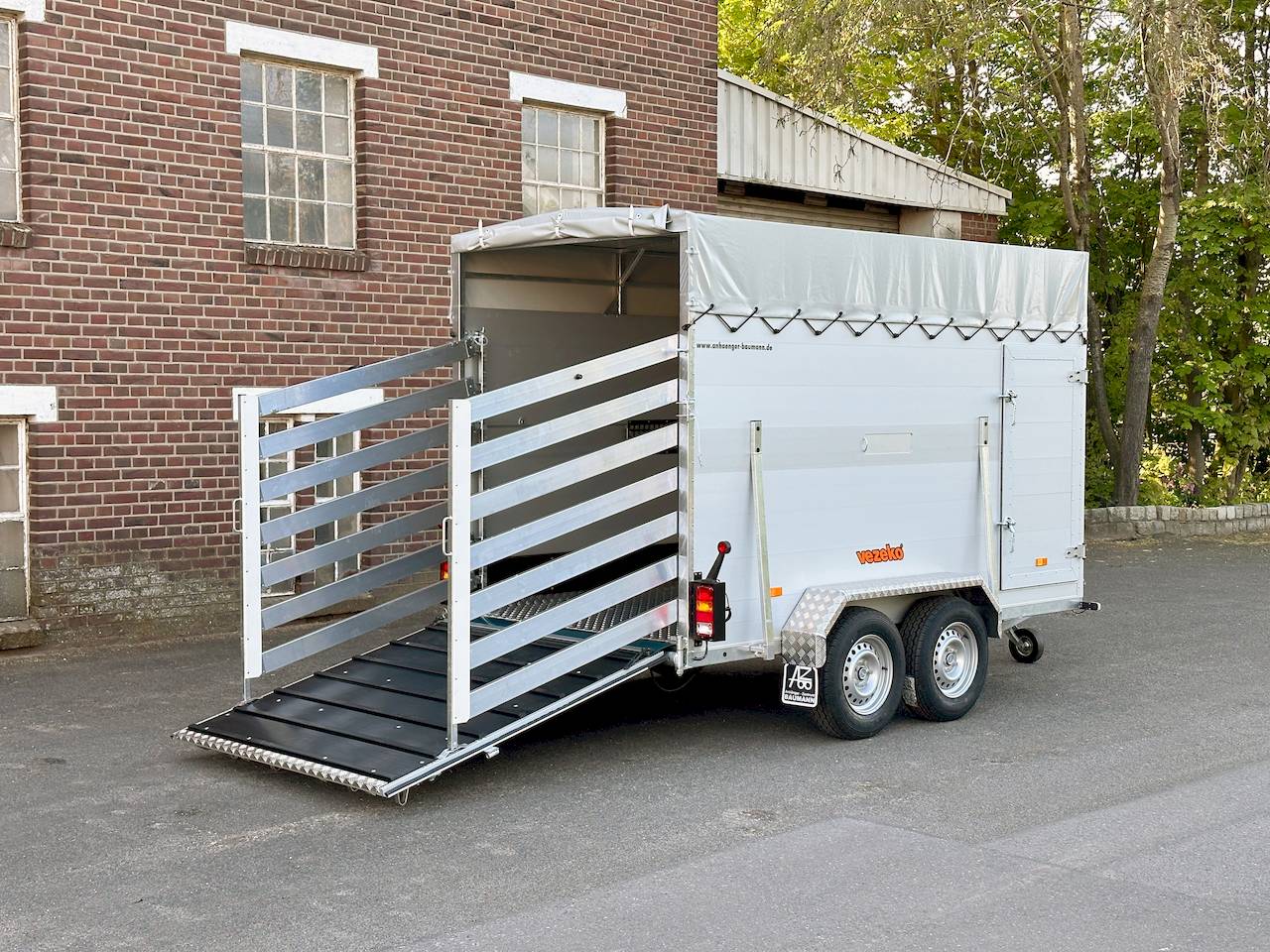 VEZEKO VT 2700 ALUBODEN | RAMPE-/TÜR-KOMBI | TREIBGITTER
