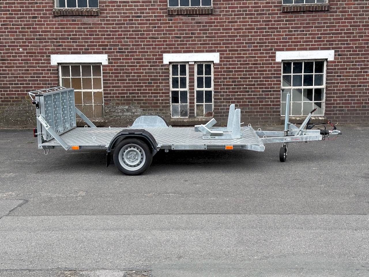 VEZEKO MOTOVAN C18