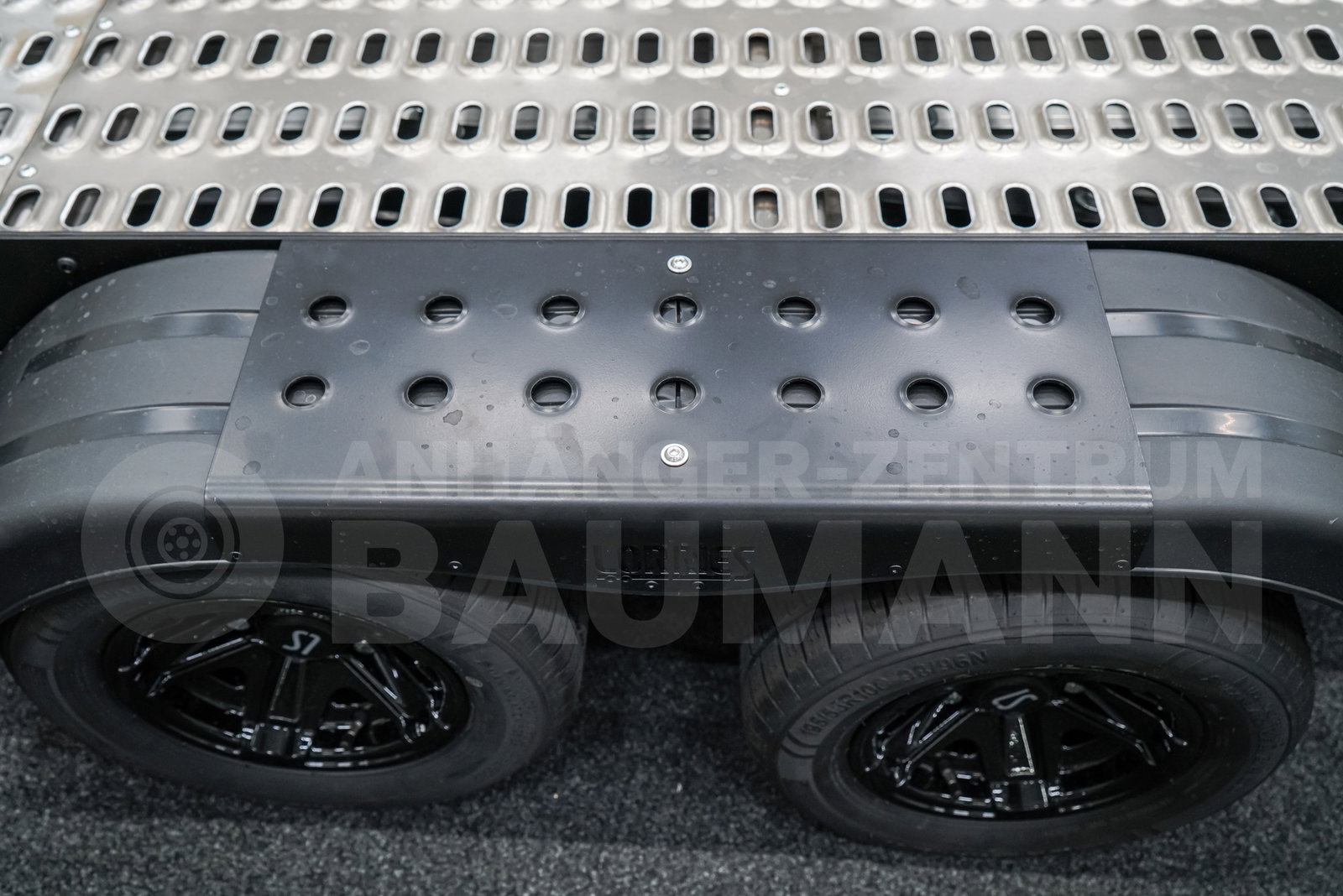 LORRIES PLAXX27-4520