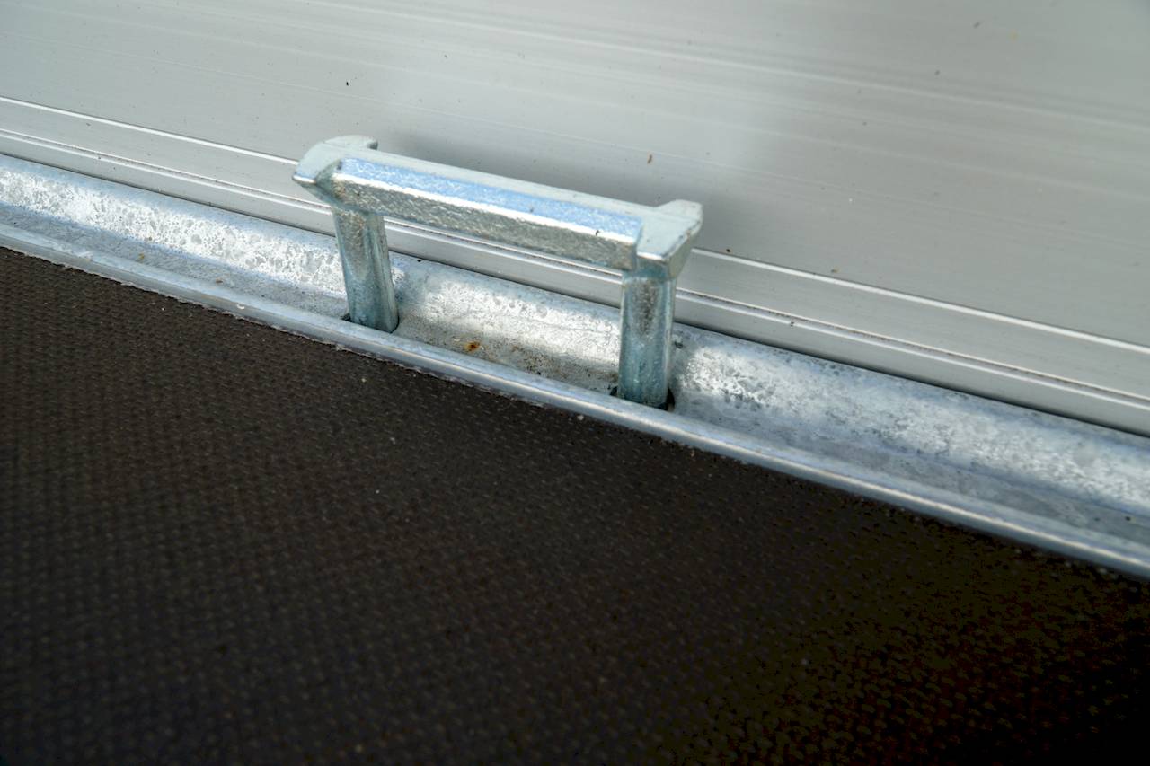 OFFENER HOCHLADER (PRITSCHE) - L - MIETEN