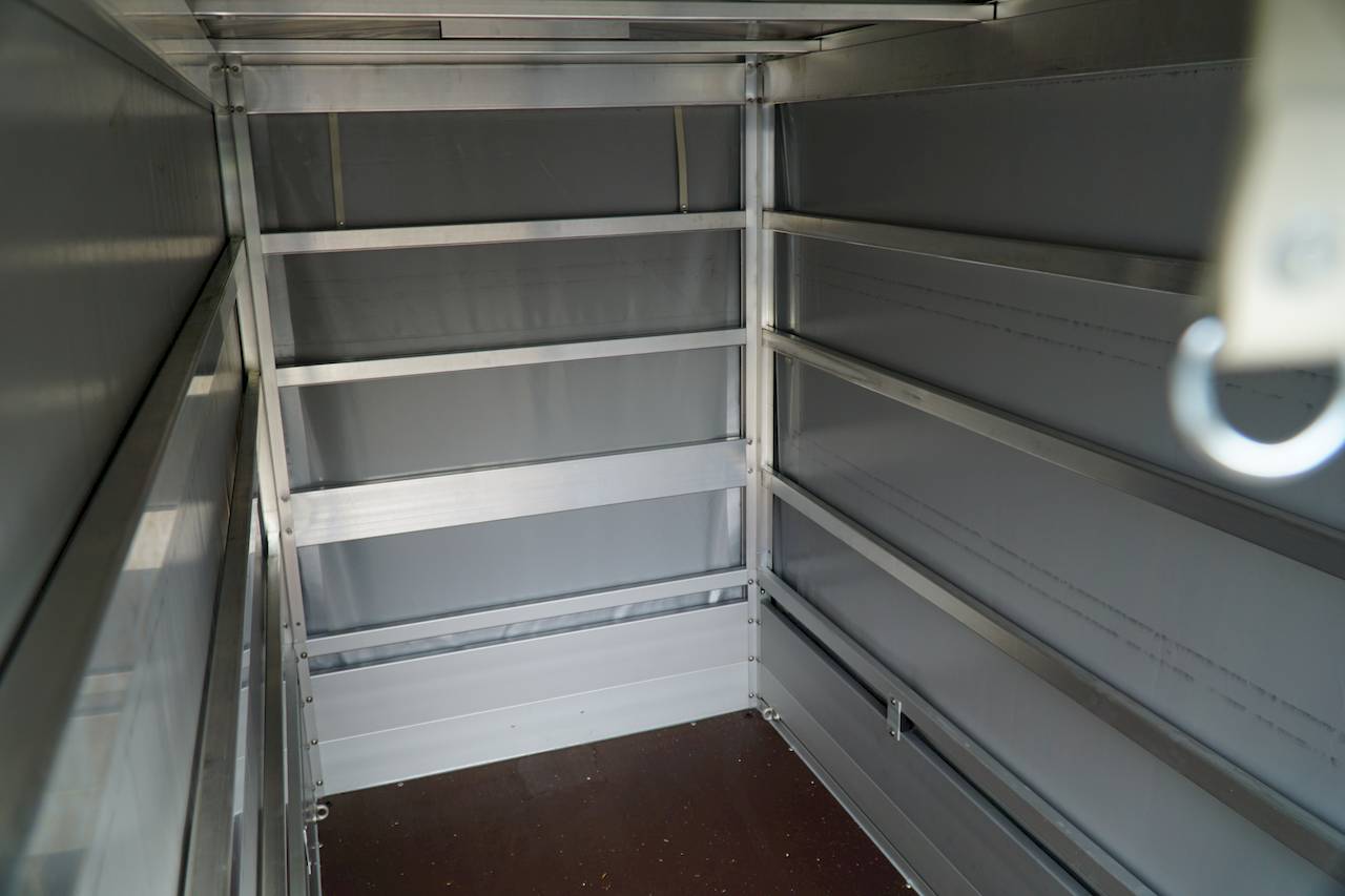 GESCHLOSSENER PLANENANHÄNGER - S - MIETEN
